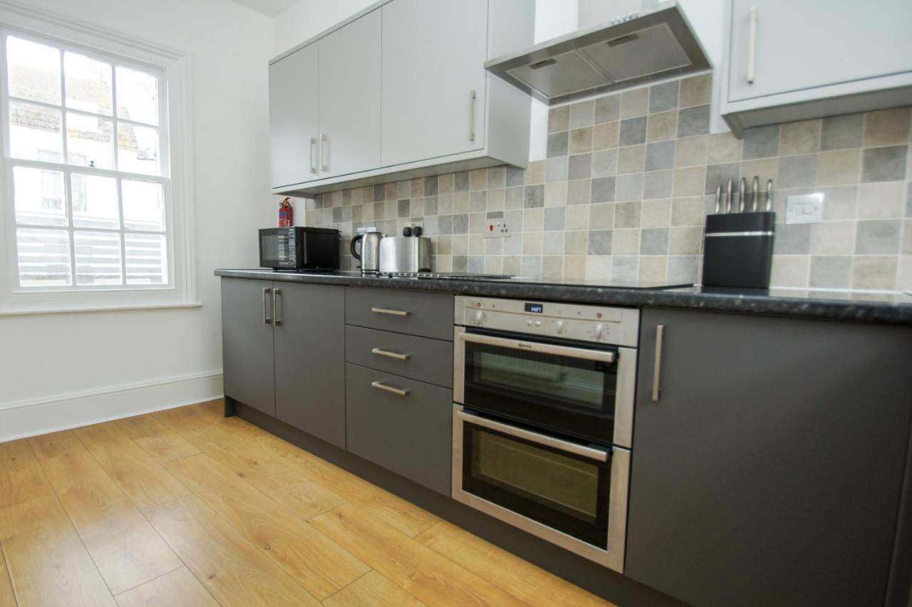 Marine Cottage - Parking - By Brighton Holiday Lets 외부 사진